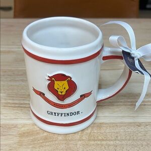 Rae Dunn . Harry Potter Mug Gryffindor